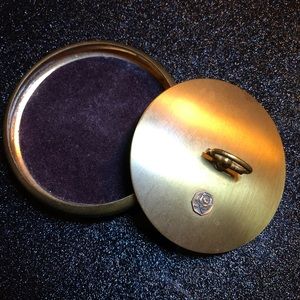 Round Jewelry Container, VINTAGE w/Rose Medallion